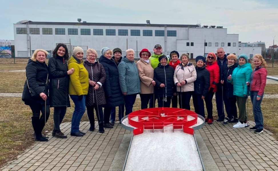 Дружеский турнир по мини-гольфу организовал ЦСОН Октябрьского района Могилева