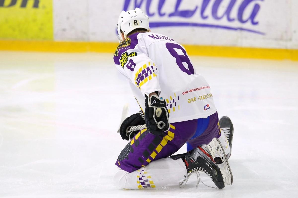 Могилевские хоккеисты проигрывают «Лиде» и отдаляются от путевки в плей-офф