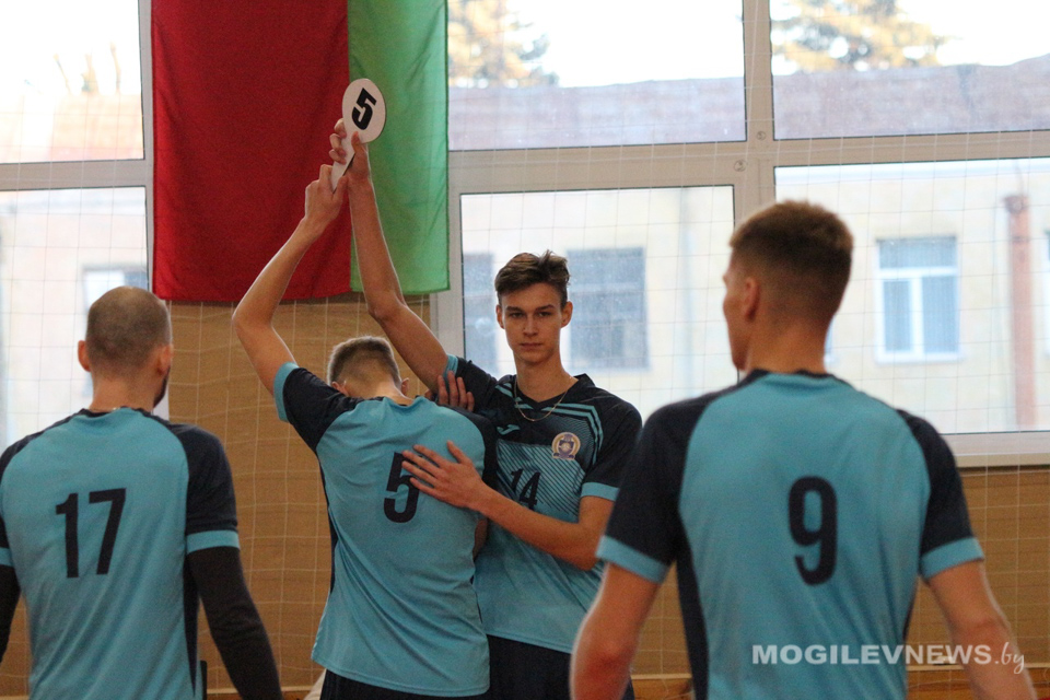 Могилевский «Коммунальник» уступает витебской команде и продолжает занимать последнюю строчку в таблице