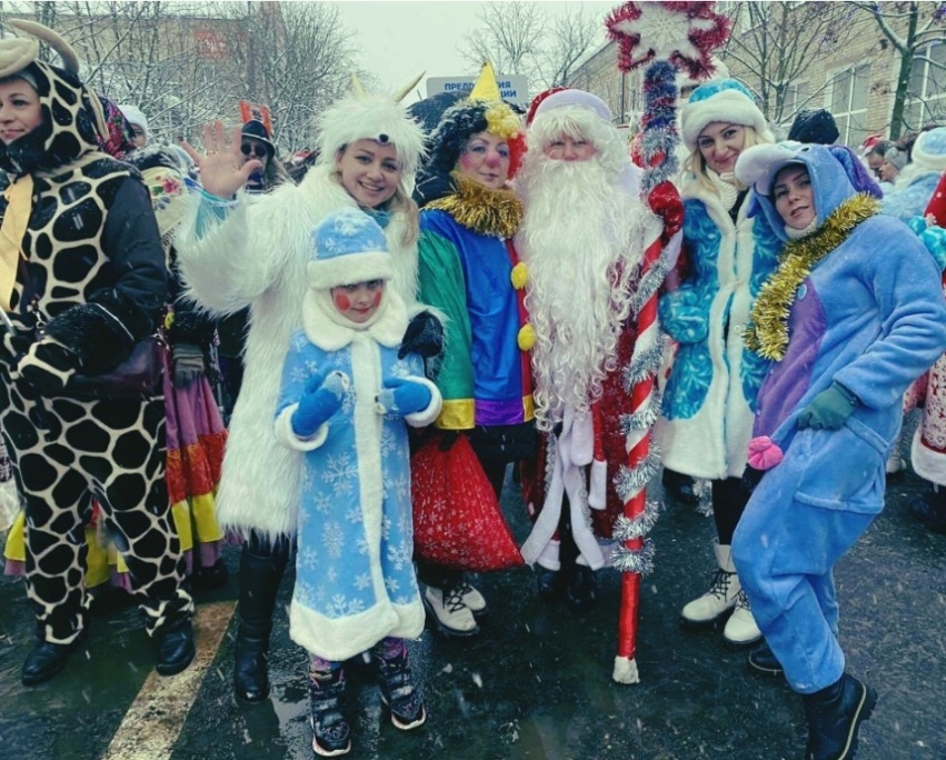 Предновогоднее шествие сказочных персонажей прошло  в Бобруйске