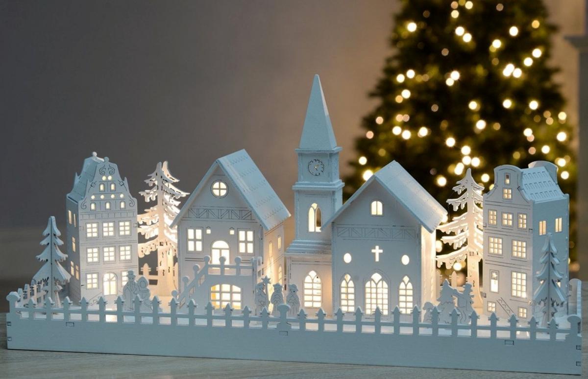 Новую новогоднюю елку планируется установить на площади Ленина в Могилеве в декабре 2022 года