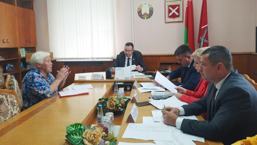 Министр здравоохранения Дмитрий Пиневич провел выездной прием граждан в Быхове