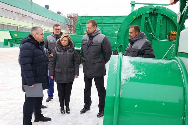 Вопросы по поставкам сельхозтехники в Гомельскую область были обсуждены на «Бобруйскагромаше»