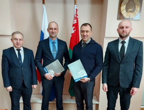 БРУ подписал договор о научно-техническом сотрудничестве с Белорусским автозаводом