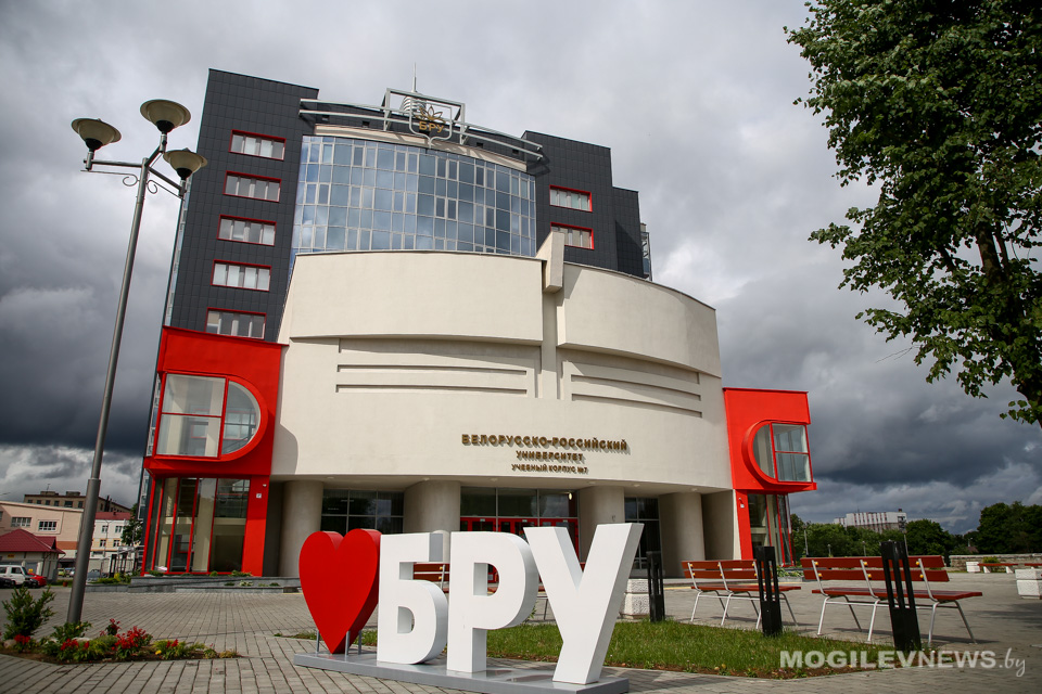 Стать студентом БРУ уже в марте? Это реально!