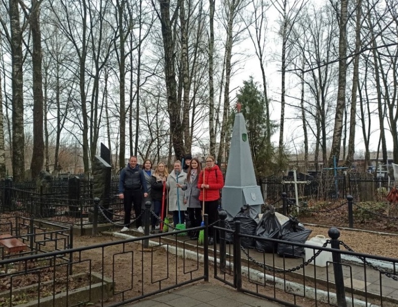 Братское захоронение воинов 172 стрелковой дивизии благоустроили учащиеся медколледжа