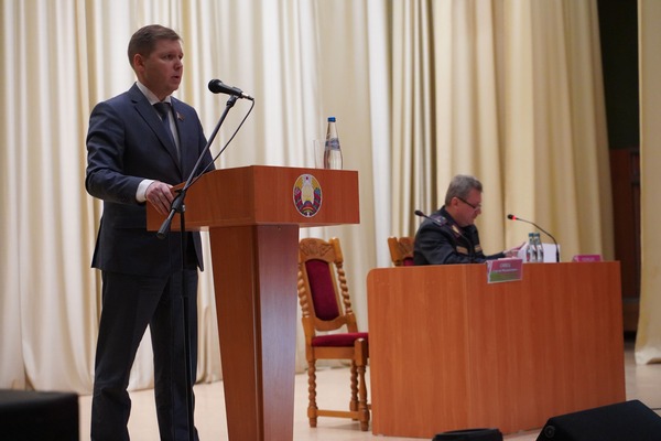 Председатель Постоянной комиссии Совета Республики Национального собрания Республики Беларусь по законодательству и государственному строительству Сергей Сивец посетил Могилевский институт МВД