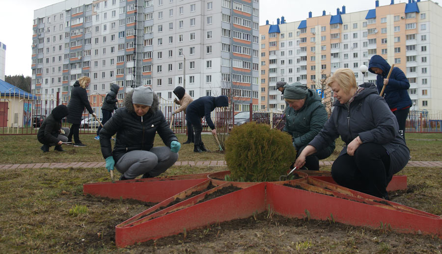 Специалисты дошкольного центра развития ребенка №8 города Могилева поучаствовали в республиканском субботнике