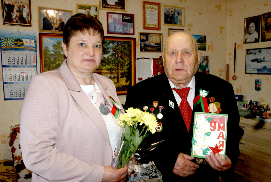 Депутат Палаты представителей Национального собрания Республики Беларусь Наталья Тарасенко поздравила  ветеранов, которые проживают  в могилевском Доме ветеранов. Фото