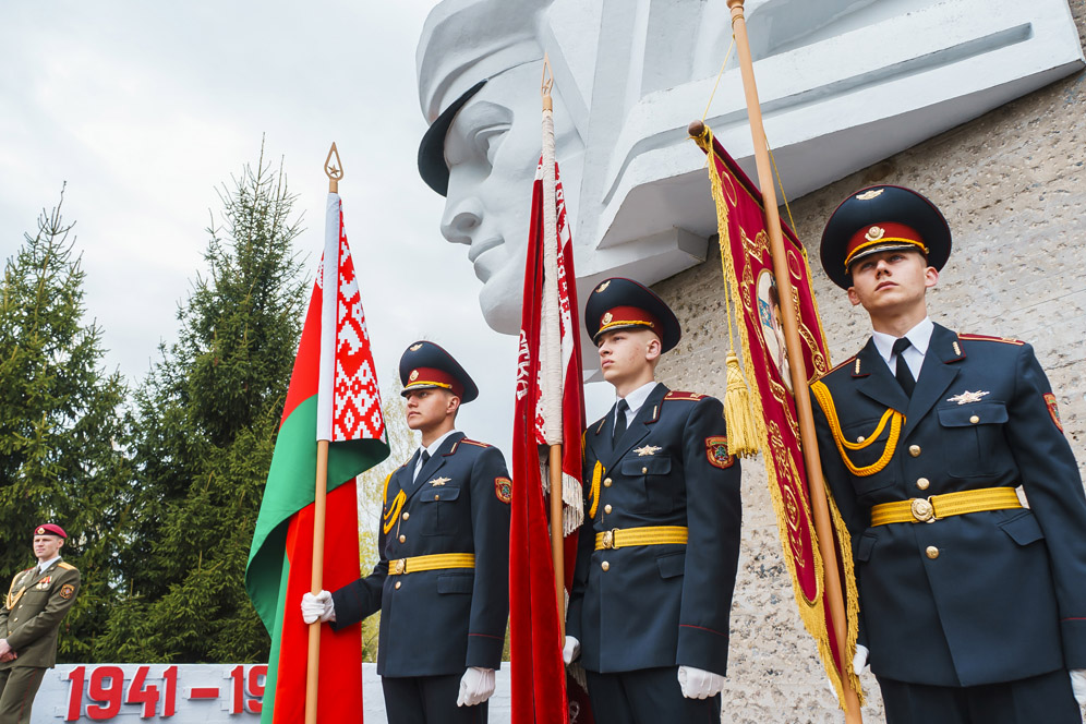 Представлен проект реконструкции памятника бойцам батальона милиции капитана Владимирова