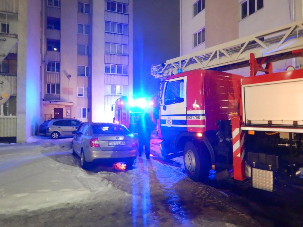 Пожар в подвале дома произошел в Могилеве. Пострадала пенсионерка без определенного места жительства