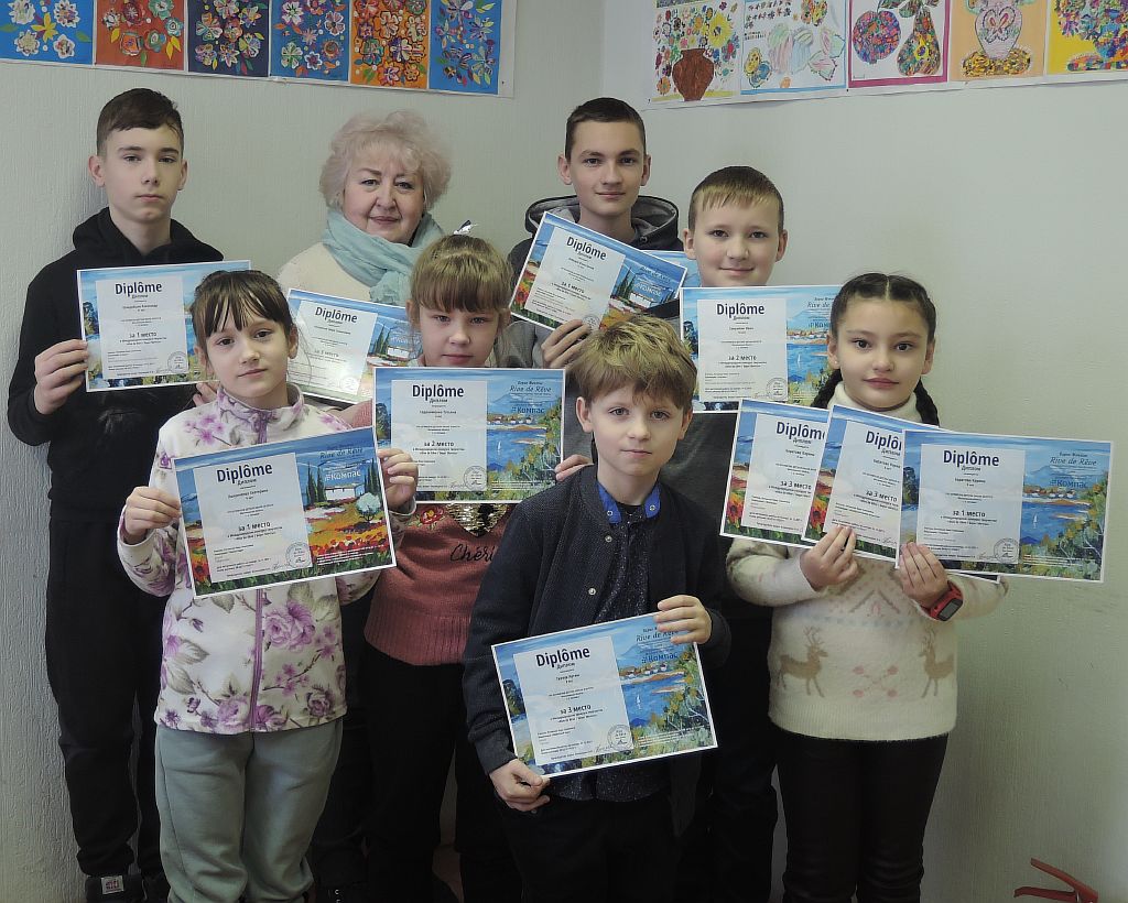На международном  дистанционном конкурсе творчества «Берег Мечты»   ученики  Хотимской ДШИ завоевали дипломы