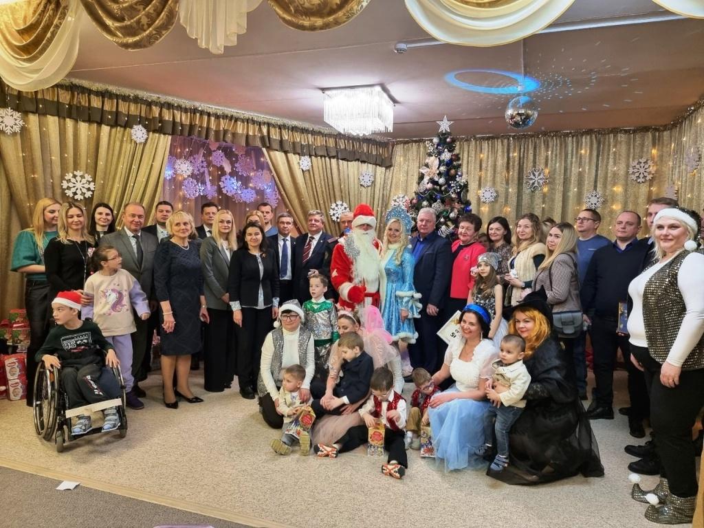 Воспитанников Могилевского специализированного Дома ребенка поздравила облорганизация Белорусского профсоюза работников здравоохранения