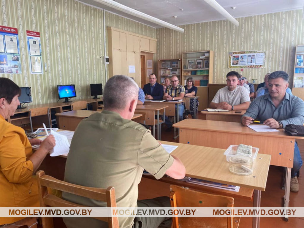В Горках сотрудники ГАИ приняли участие в районном учебно-методическом сборе педагогов