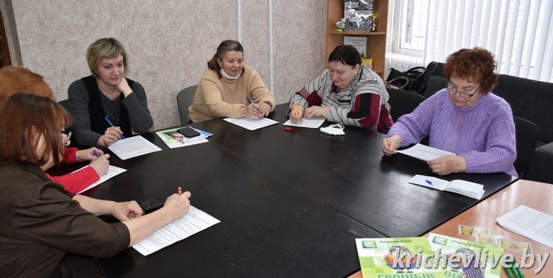 Школу финансовой грамотности посещают пенсионеры в Кричеве