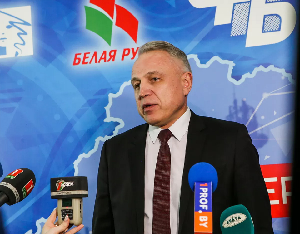 Общественный информационный центр по наблюдению за референдумом работает в национальном профцентре