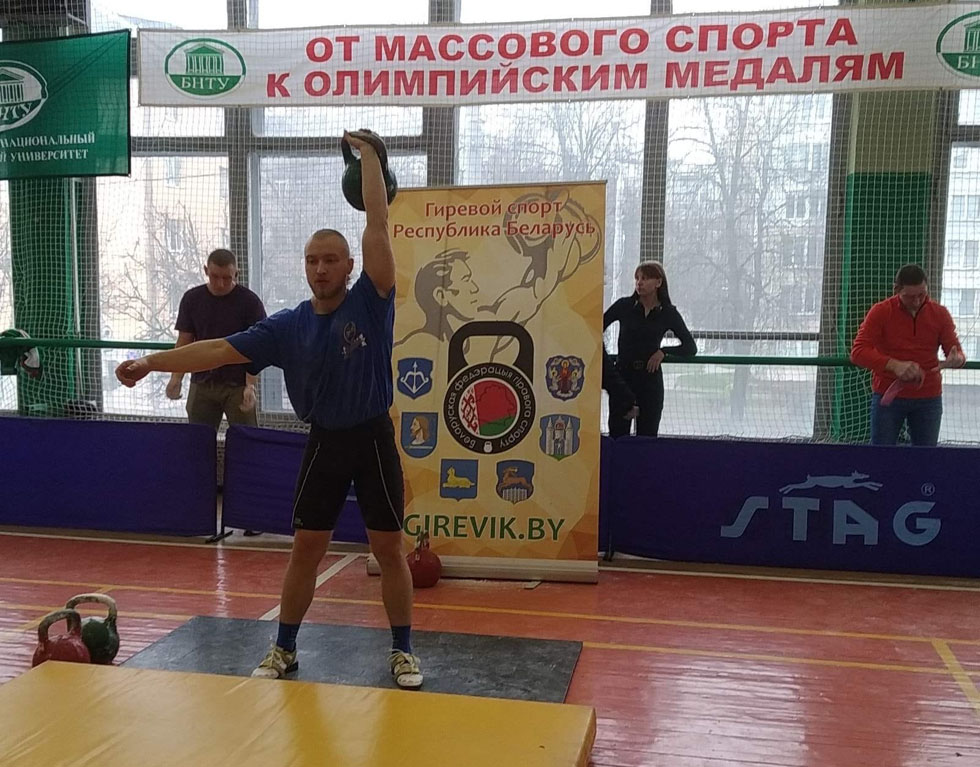 Студент БРУ завоевал бронзу на универсиаде по гиревому спорту
