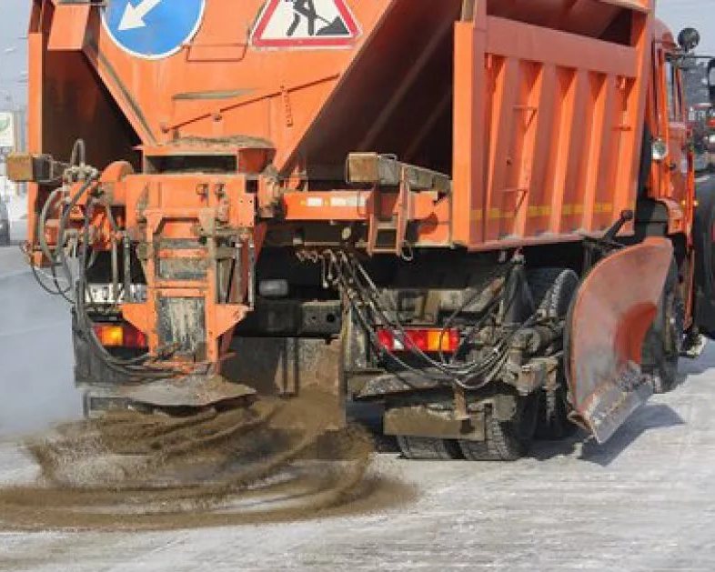 12 тысяч тон песчано-соляной смеси уже израсходовано в Могилеве