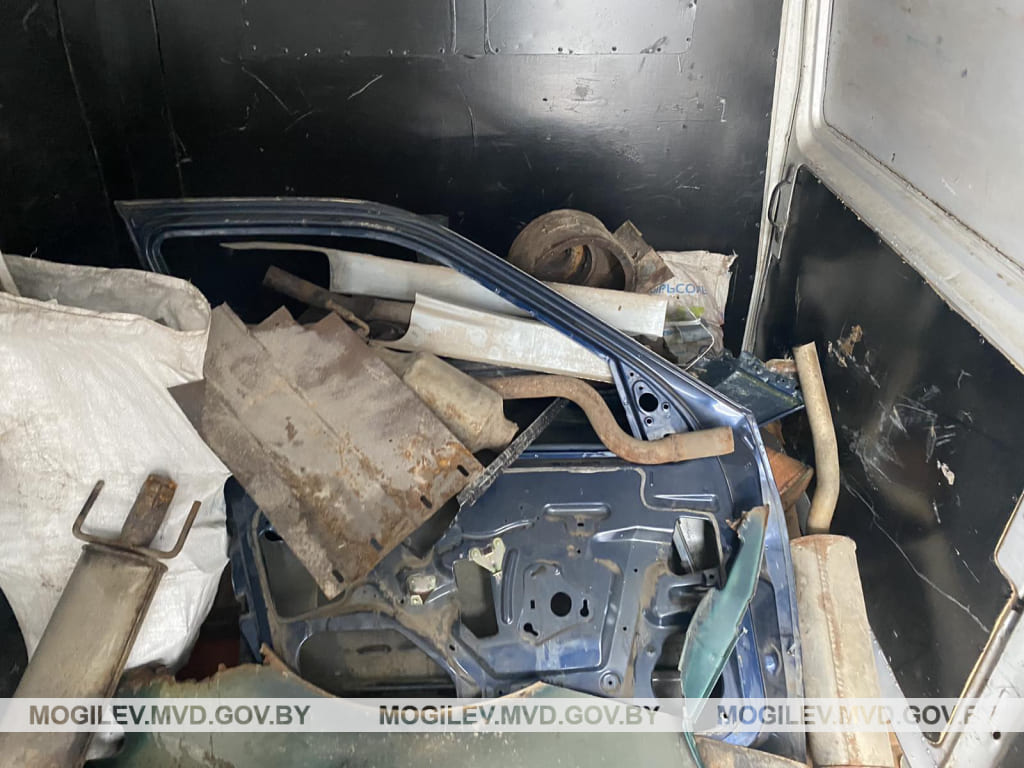 В Климовичском районе задержали машину с ломом черных металлов