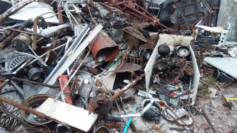 Двое жителей Осиповичского района похитили лом черного металла с территории фермы