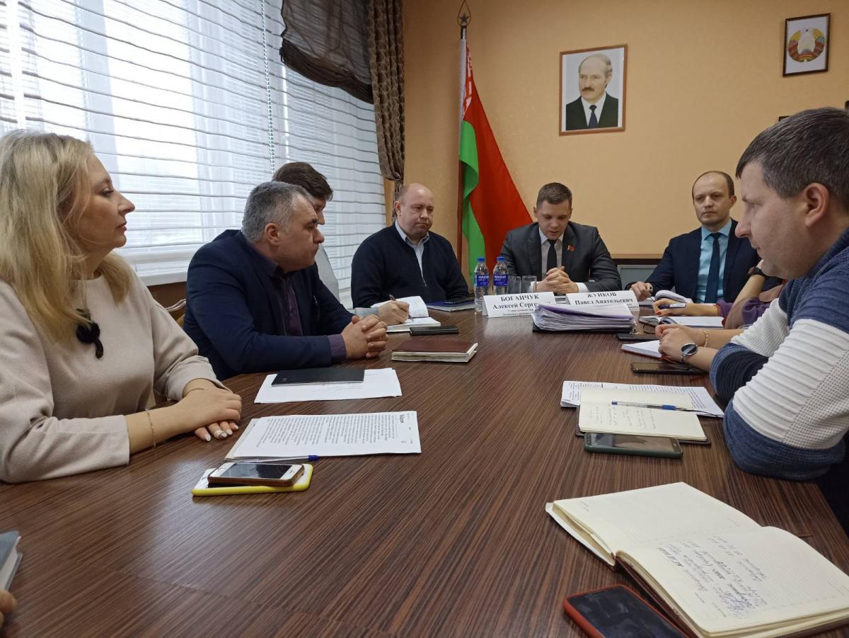 Обсуждения проекта изменений и дополнений Конституции проходят в профкомах облорганизации профсоюза 6 января