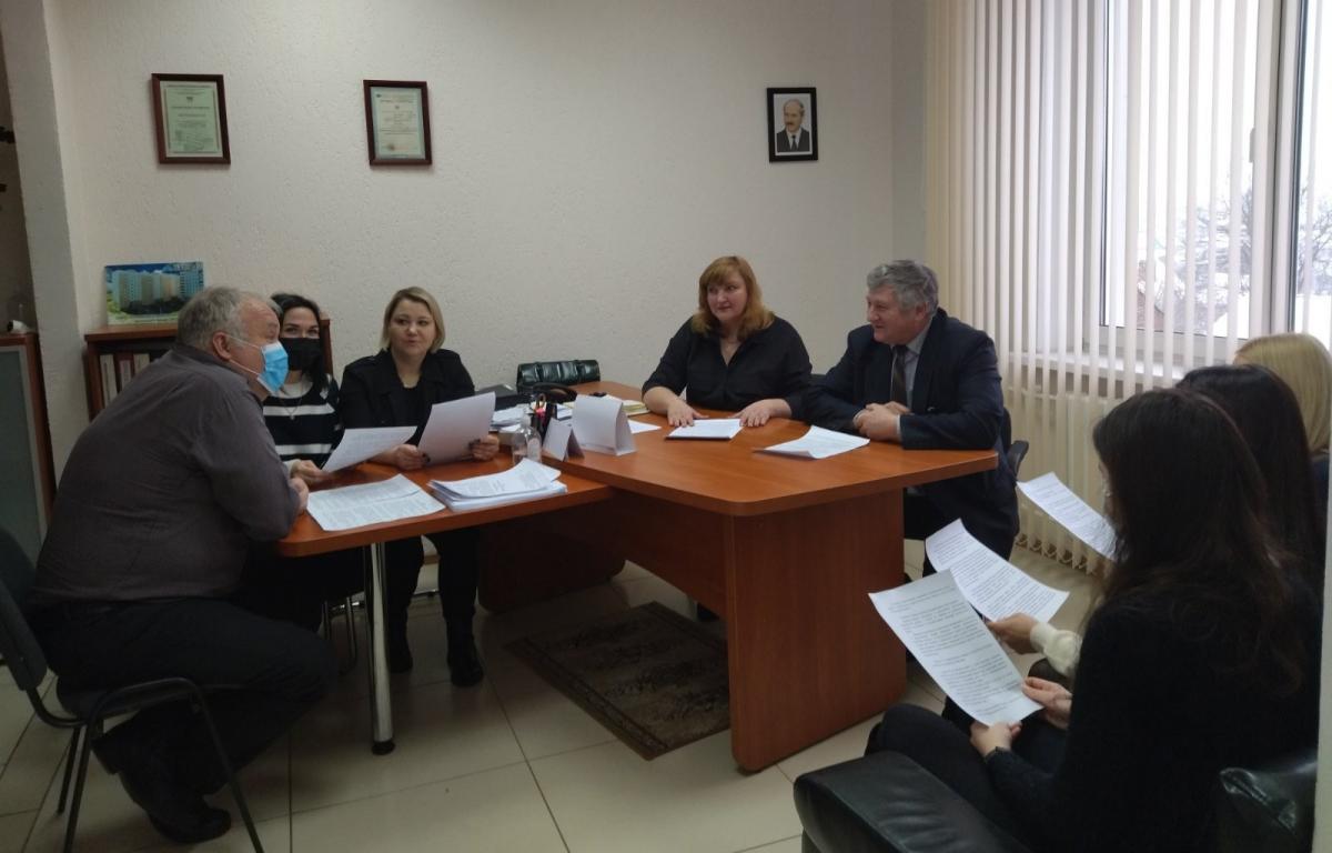 Вопросы расширения полномочий Парламента и Правительства, совершенствования системы сдержек и противовесов и иные интересуют людей на «открытых диалогах» по конституционной реформе