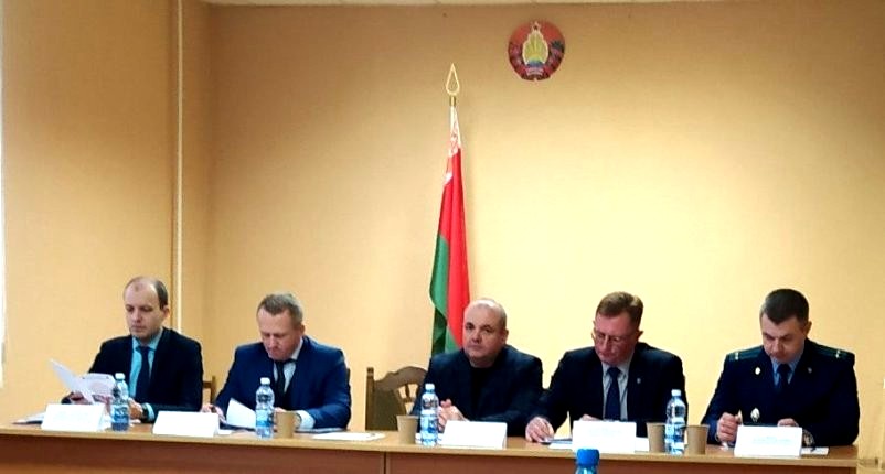 О законе, порядке, устойчивом развитии экономики говорили на встрече, посвященной конституционному референдуму, в «Жилкомхозе» Могилевского района