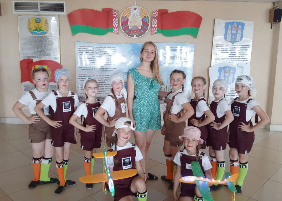 На открытой площадке СШ № 45 Могилева прошла концертно-игровая программа «Могилев в моем сердце»