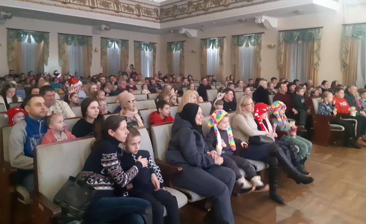 Более 200 детей и родителей собрала новогодняя елка областной организации отраслевого профсоюза в Могилеве