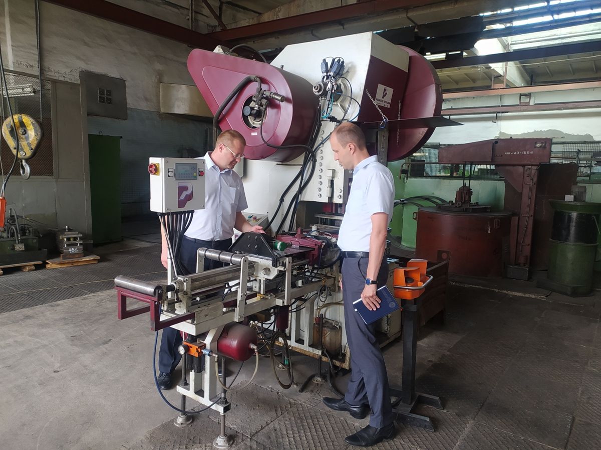 В приоритете – экономика предприятия, условия и уровень оплаты труда - Жуйков