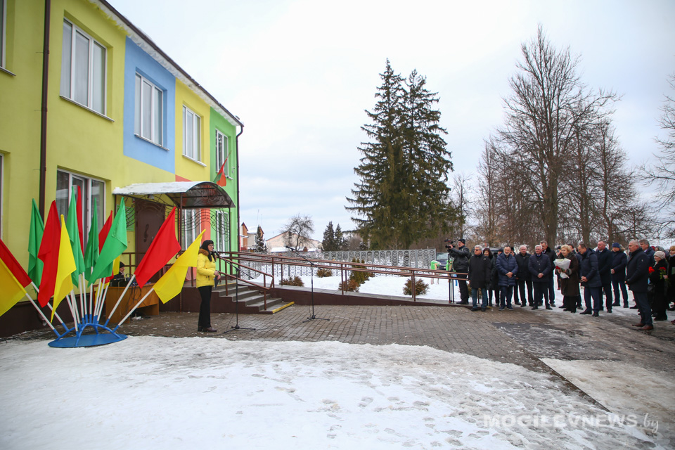 Анатолий Исаченко принял участие в открытии мемориальной доски народному артисту Республики Беларусь Валерию Иванову в Глусске