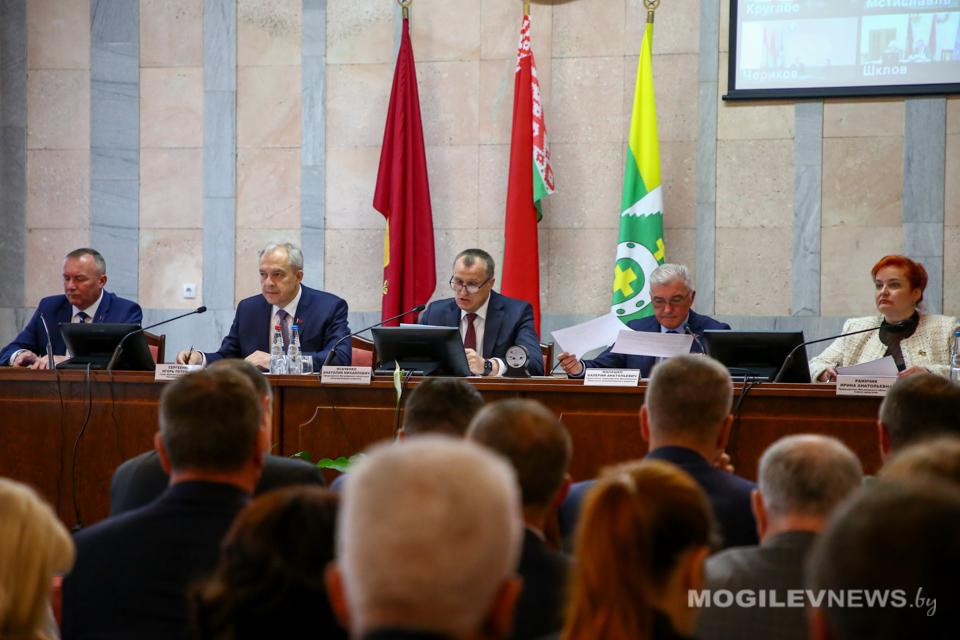 Вопросы реализации молодежной политики рассмотрели на выездном заседании облисполкома в Кличеве. Фото
