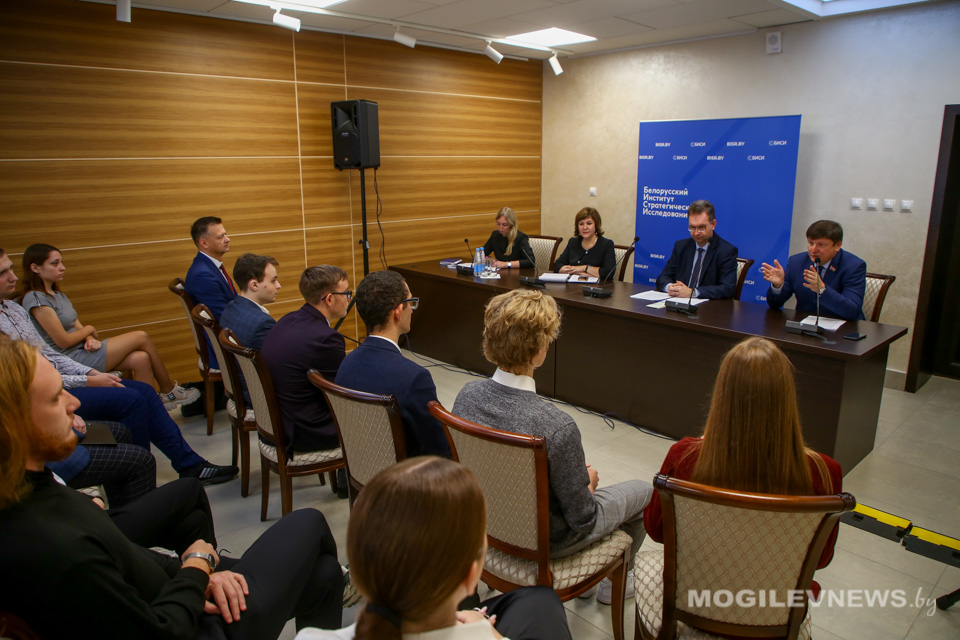 «Студенческая Лига молодых аналитиков» стартовала в Могилеве. Фото