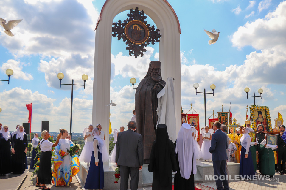 Торжественная церемония открытия памятника Георгию Конисскому прошла в г. Могилеве. Фото