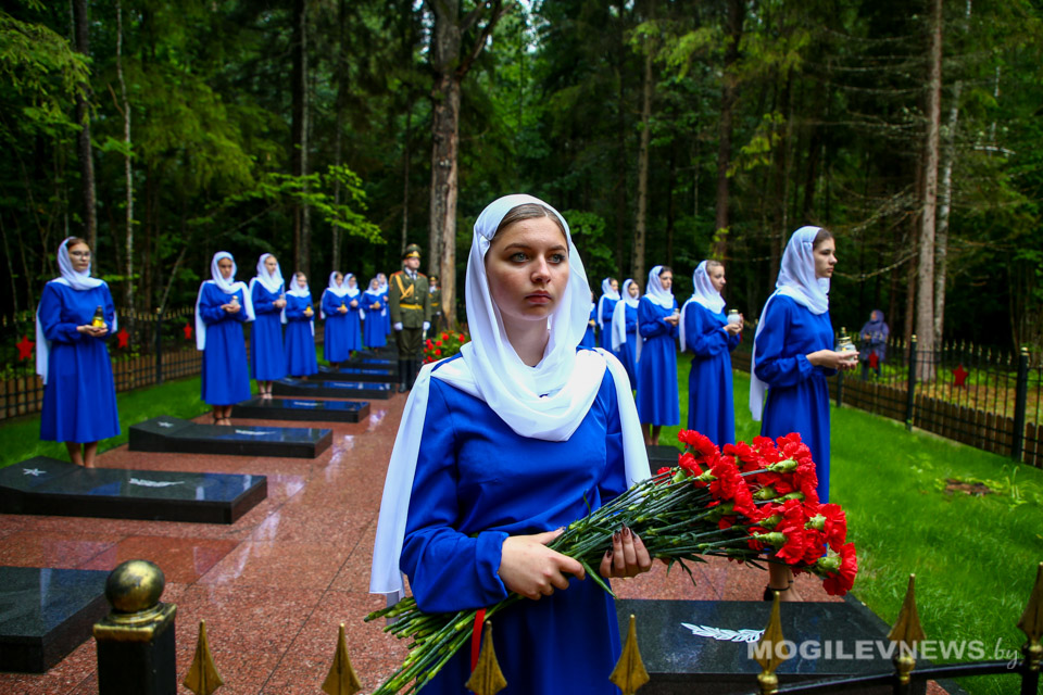 Обновленный мемориал «Славный» торжественно открыли в Кличевском районе. Фото