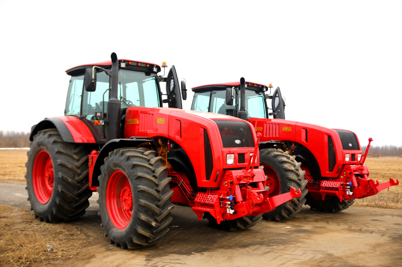 Автопарк двух хозяйств Климовичского района пополнился новыми тракторами