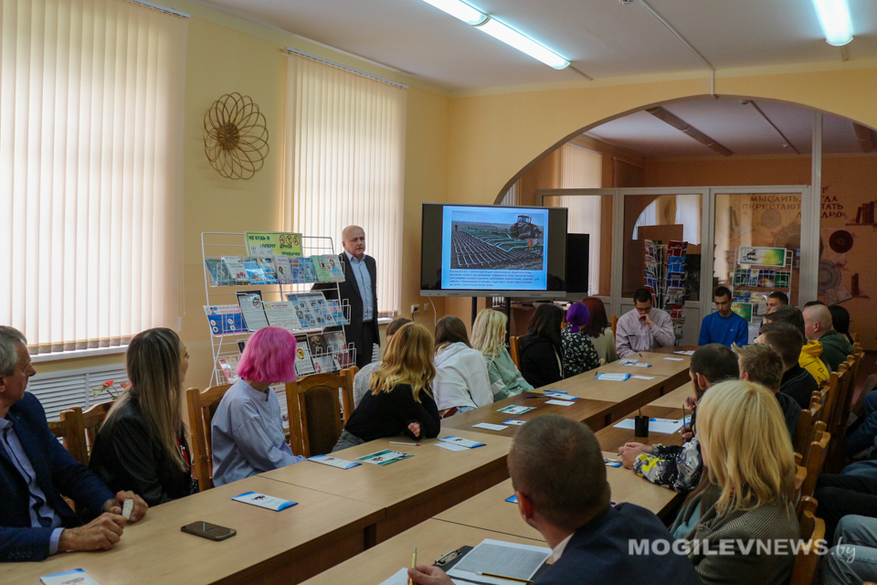 Открытый диалог «Молодой фермер: от идеи до реализации» прошел в агролесотехническом колледже. Фото