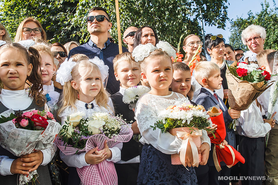 Родители смогут оставить в магазинах заявку на недостающий размер или модель школьной формы