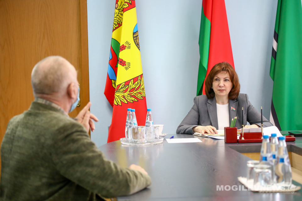 Наталья Кочанова провела прием граждан в Осиповичах. Фото