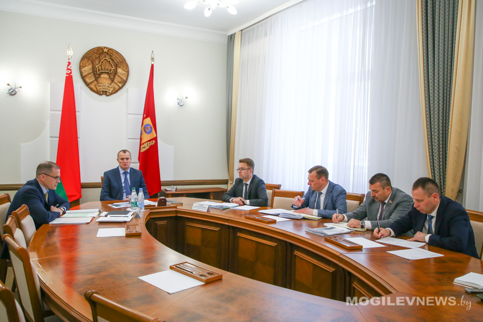 В Могилевском облисполкоме прошло совещание по работе промышленных предприятий региона
