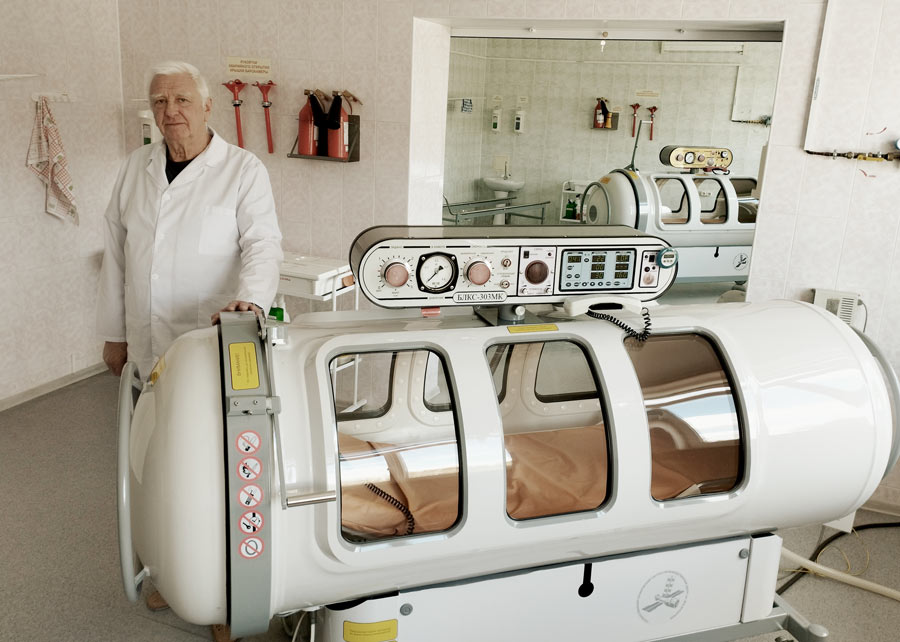 В МОКБ врачи успешно помогают справиться с негативными   последствиями COVID19 с помощью барокамеры