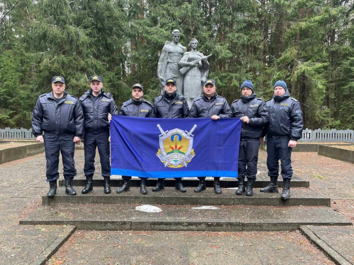 Следователи благоустроили памятный знак в Чаусском районе