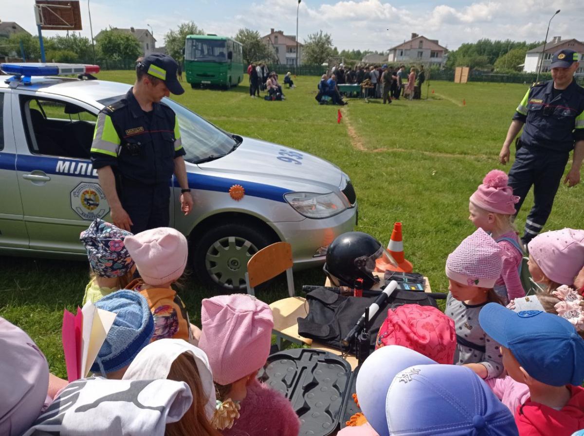 Сотрудники ГАИ в Бобруйском районе провели акцию для детей в школьном лагере