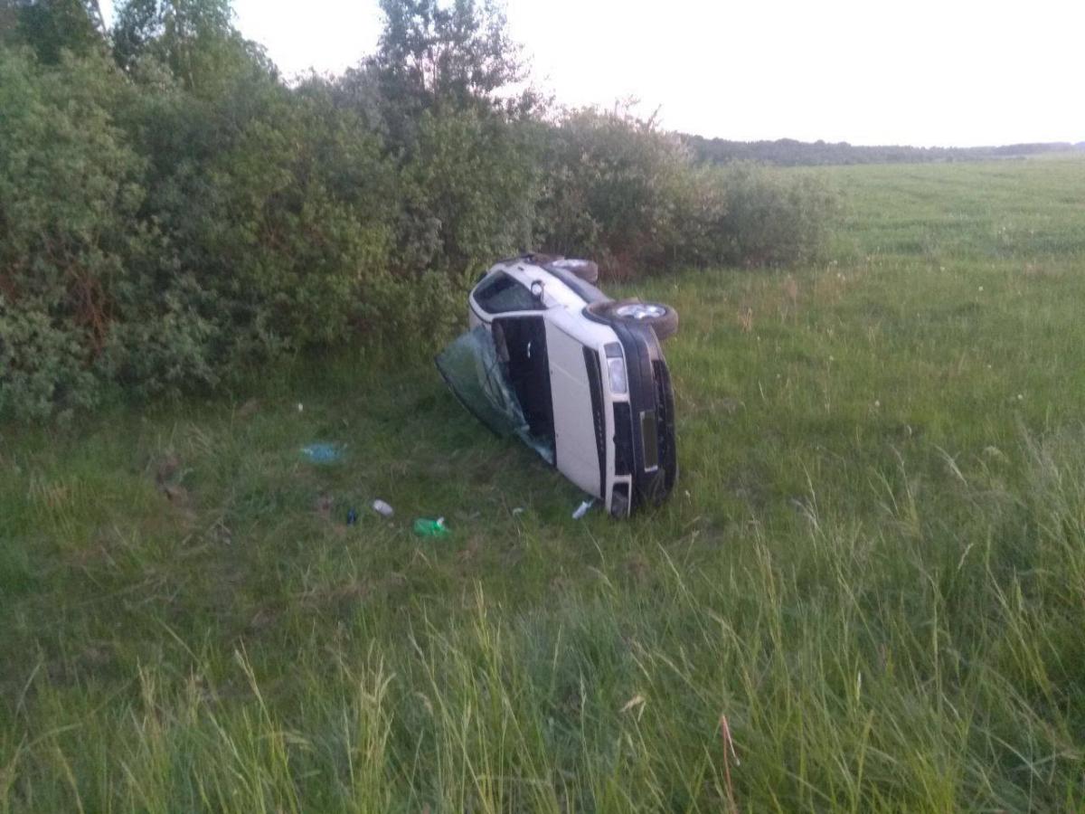 Женщина-водитель в Мстиславском районе не справилась с управлением, пострадала пассажирка