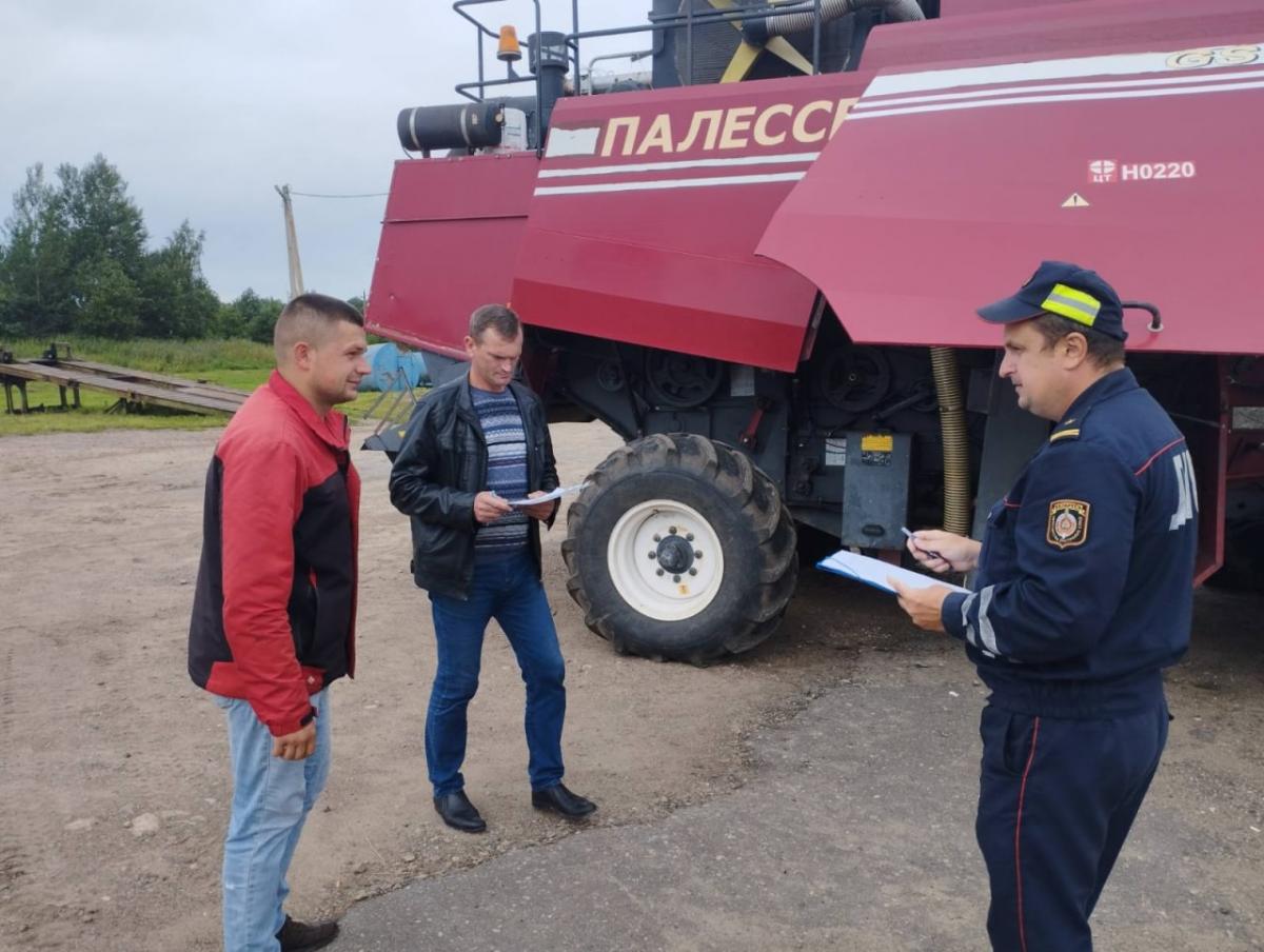 Милиционеры Мстиславского РОВД проверяют сельхозпредприятия района