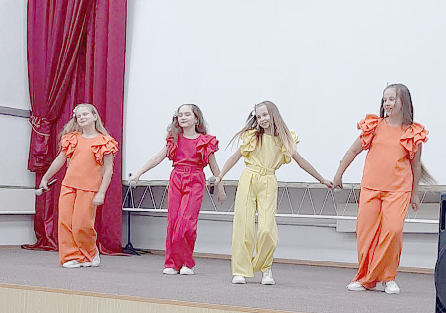 Воспитанники центра творчества детей и молодежи «Родничок» города  Могилева посетили с концертной программой могилевский  Дом ветеранов