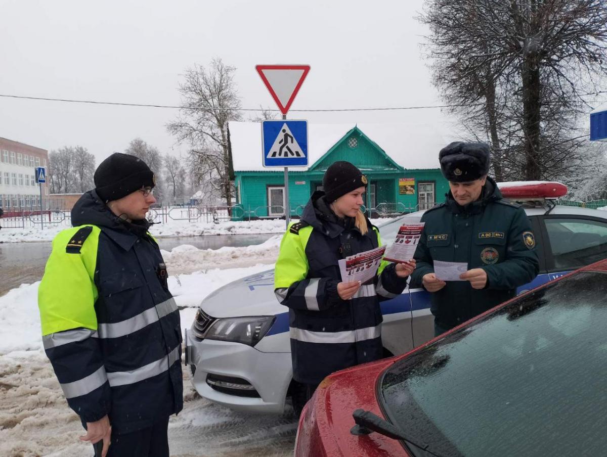 В Хотимске проверили, как водители подготовили автомобили к эксплуатации зимой