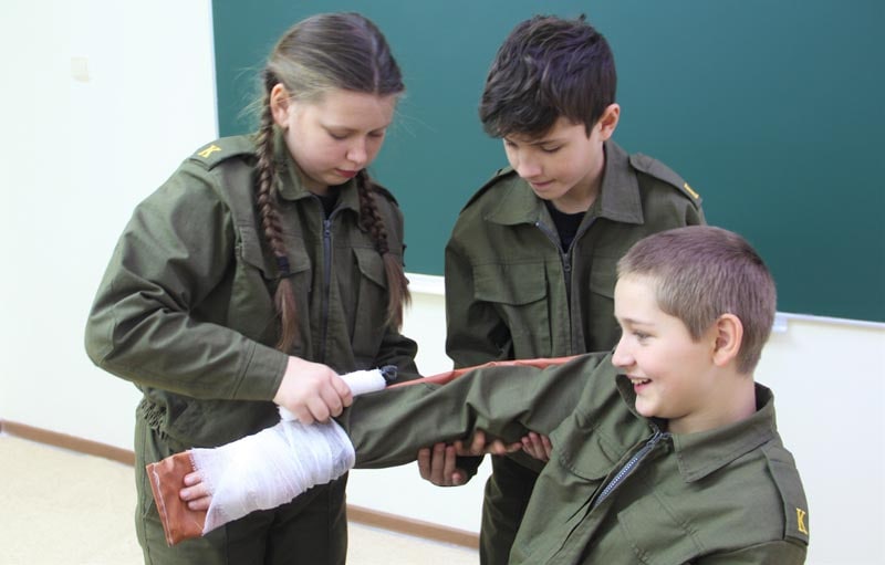 Практические занятия для воспитанников военно-патриотического клуба «Зубр» прошли в Костюковичах