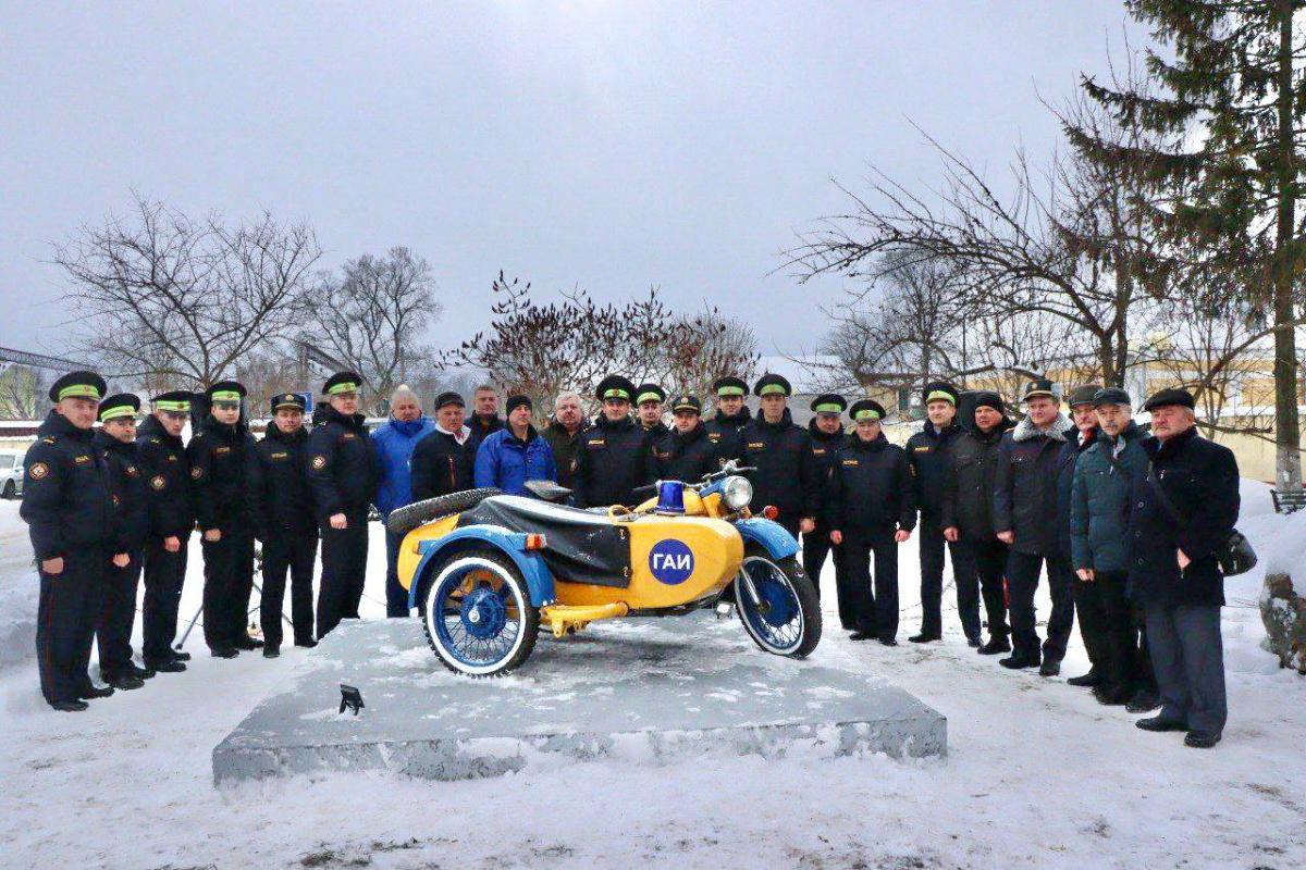 В Осиповичах открыли памятный знак ГАИ