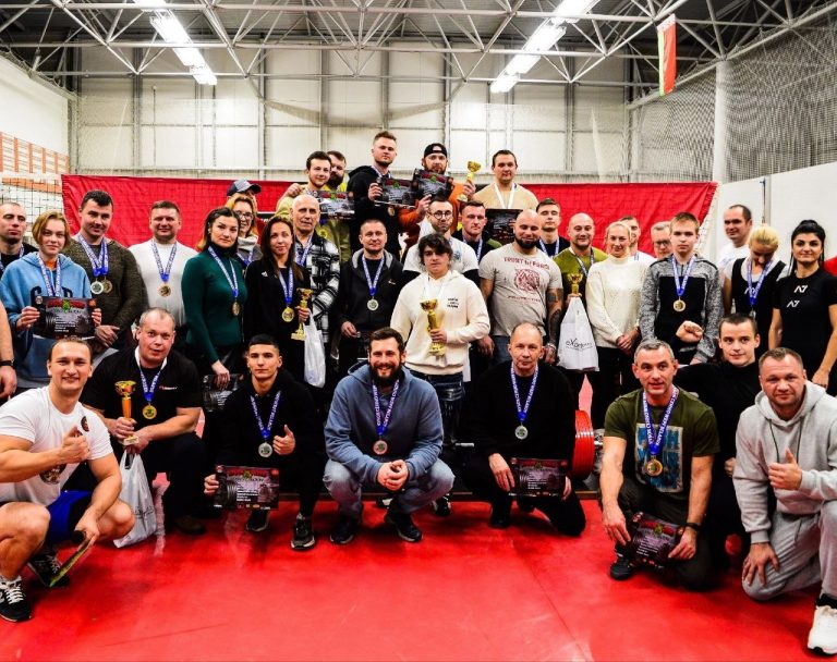 Могилевчанин занял 2 место в «Кубке Сенно» в жиме штанги лежа